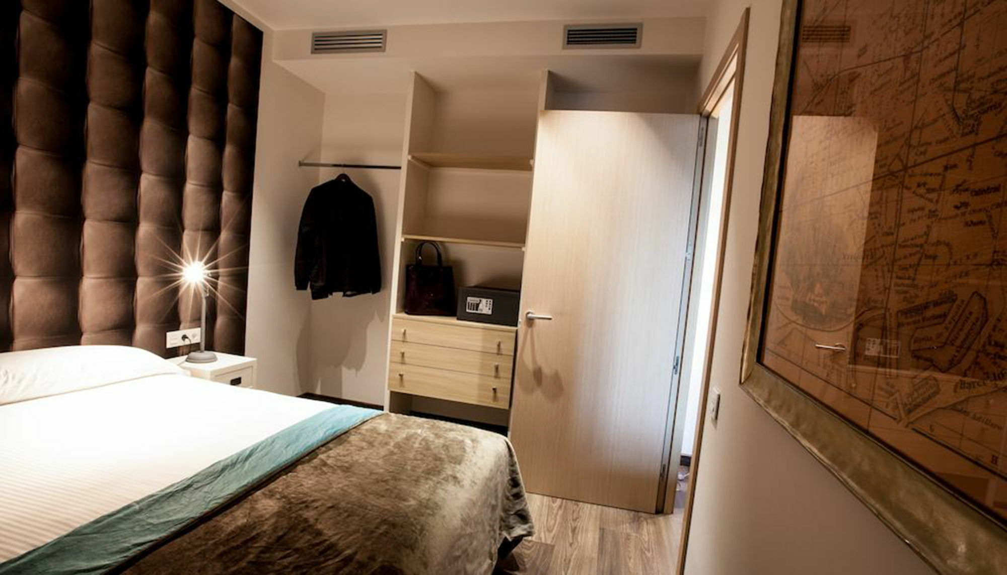 Cosmo Apartments Consell De Cent - Plaza Universitat Barcelona Kültér fotó