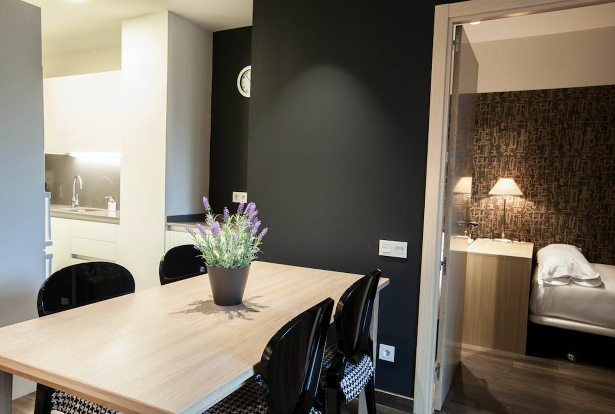 Cosmo Apartments Consell De Cent - Plaza Universitat Barcelona Kültér fotó